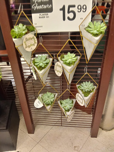 Shopping Mall «Bond Shopping Center», reviews and photos, 1891 S State Rd, Upper Darby, PA 19082, USA