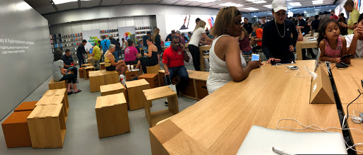 Computer Store «Apple Barton Creek», reviews and photos, 2901 S Capital of Texas Hwy, Austin, TX 78746, USA