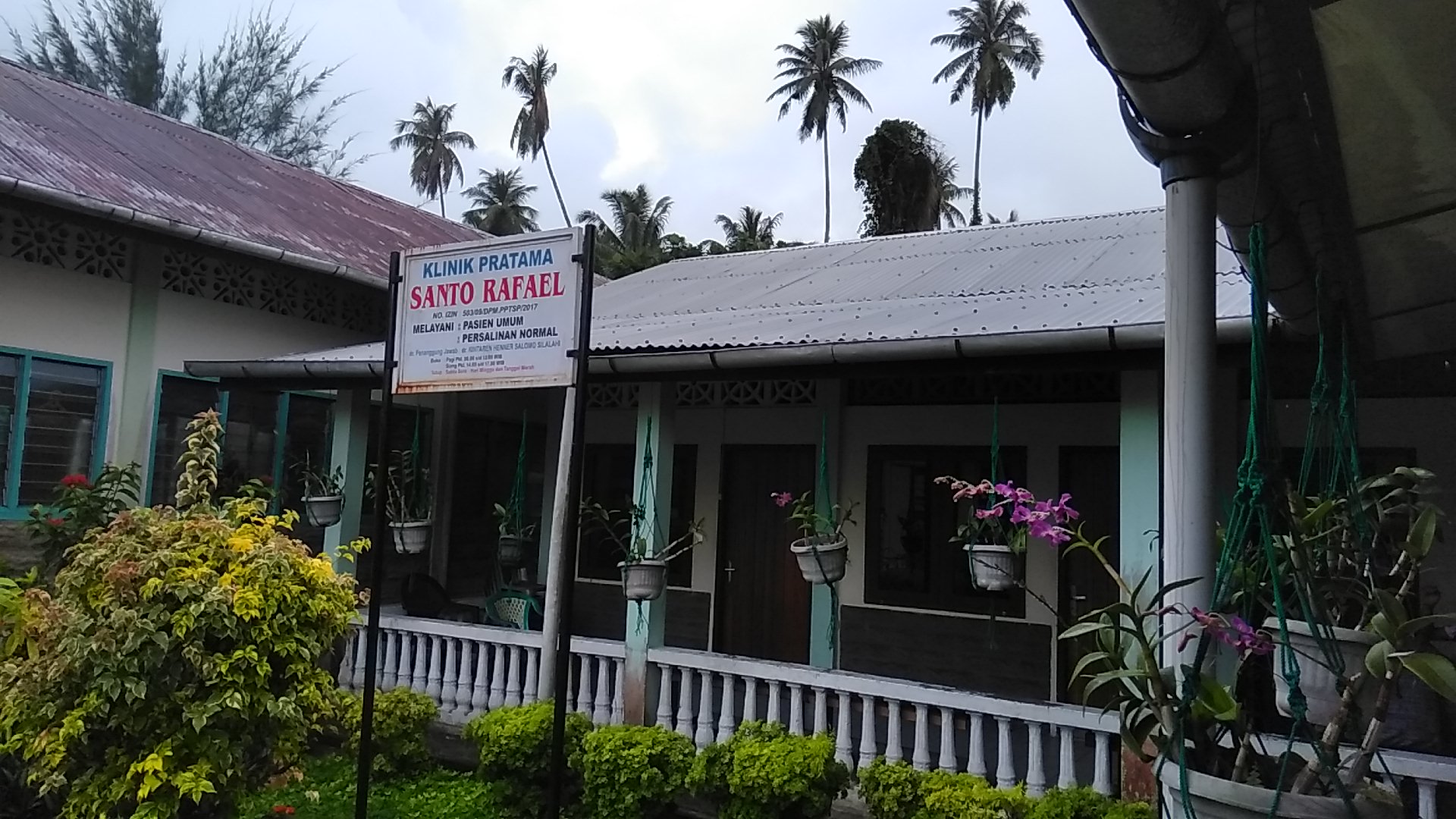 Gambar Poli Katolik Santo Rafael