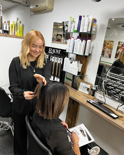 Intercoiffure einzigHAARig In Katzelsdorf