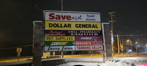 Grocery Store «Save-A-Lot», reviews and photos, 32823 Fort Rd, Rockwood, MI 48173, USA