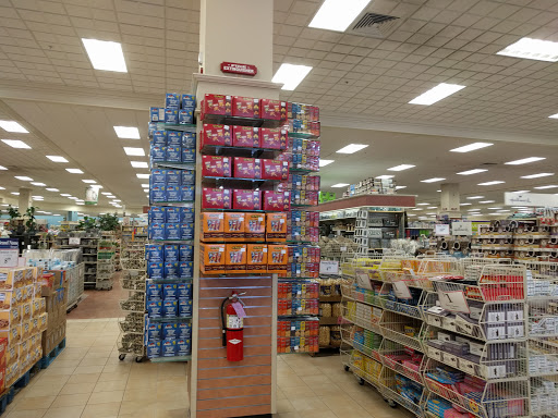 Home Goods Store «Christmas Tree Shops», reviews and photos, 41 Gusabel Ave, Nashua, NH 03063, USA