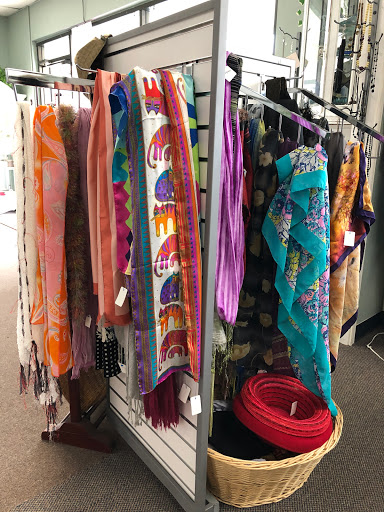 Thrift Store «Assistance League of Greater Placer - Thrift Shop», reviews and photos, 1263 Grass Valley Hwy, Auburn, CA 95603, USA