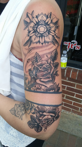 Tattoo Shop «Unique Ink Tattoo Studio», reviews and photos, 60 Powder Springs St, Marietta, GA 30064, USA