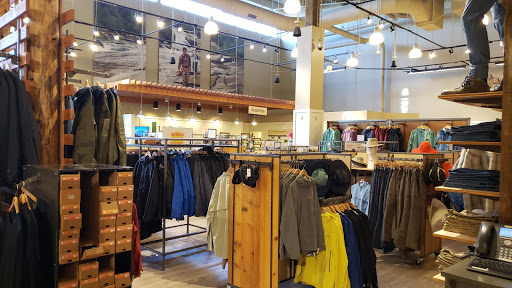 Clothing Store «L.L. Bean», reviews and photos, 8525 Park Meadows Center Dr, Lone Tree, CO 80124, USA