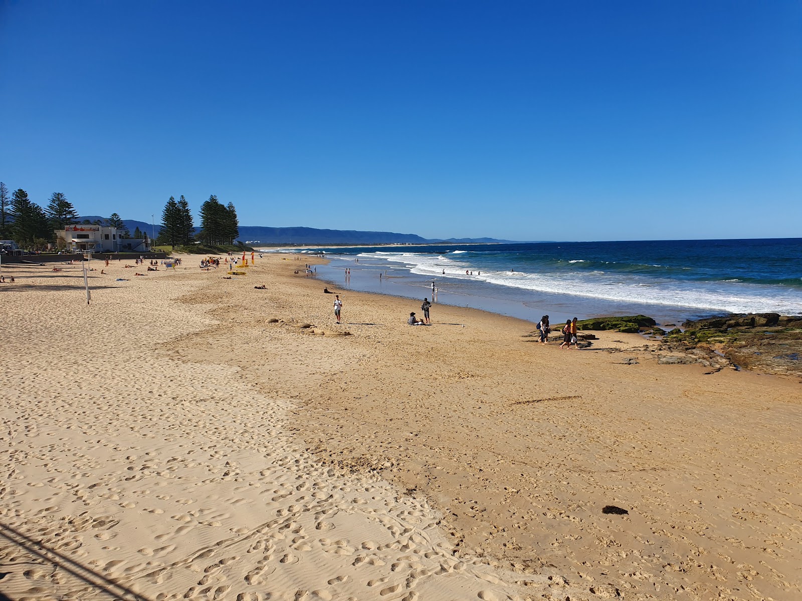 Foto van Wollongong North Beach met helder zand oppervlakte
