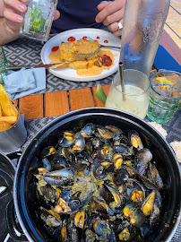 Plats et boissons du Bar-restaurant à huîtres La Conche à Huîtres-Lege Cap Ferret - n°7