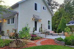 Endicott Gardens Bed & Breakfast and Spa image