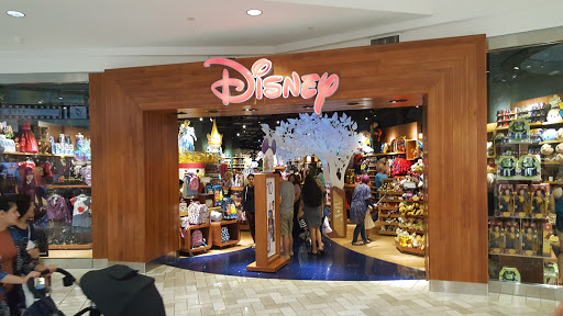 Toy Store «Disney Store», reviews and photos, 1961 Chain Bridge Rd, McLean, VA 22102, USA