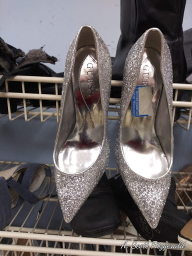 Thrift Store «Village Discount Outlet», reviews and photos, 3500 Cleveland Ave, Columbus, OH 43224, USA