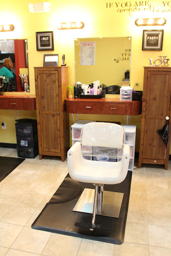 Beauty Salon «Stunning Beauty Salon», reviews and photos, 18019 Dumfries Shopping Plaza, Dumfries, VA 22026, USA