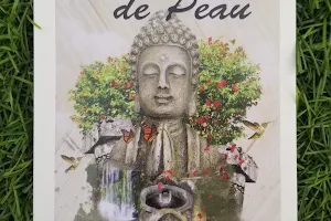A Fleur De Peau image