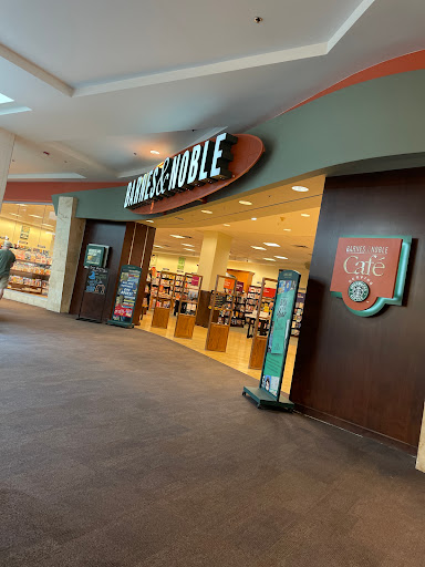 Book Store «Barnes & Noble», reviews and photos, 1317 Lloyd Center, Portland, OR 97232, USA