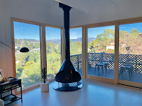 Maison Melrose Interiors - Photo 7 - Car repair in , Glendale