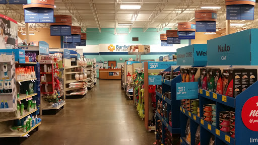 Pet Supply Store «PetSmart», reviews and photos, 8500 N Evanston Ave, Kansas City, MO 64157, USA