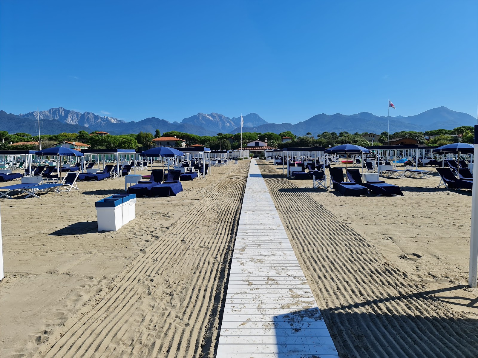 Foto von Spiaggia del Tonfano mit langer gerader strand