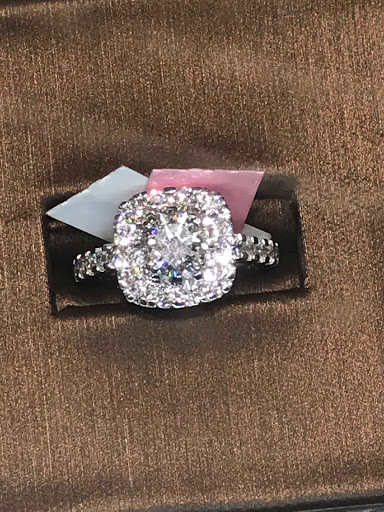 Jewelry Store «Unclaimed Diamonds», reviews and photos, 113 S 8th St, Philadelphia, PA 19106, USA