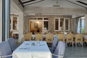 Restoran Rogač image