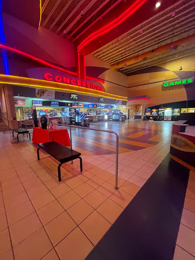 Movie Theater «Regal Cinemas Southland Mall 16», reviews and photos, 20505 S Dixie Hwy, Cutler Bay, FL 33189, USA