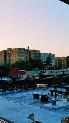 Clothing Store «Forever 21 Red», reviews and photos, 171 W 230th St, Bronx, NY 10463, USA