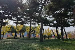 Hwanggang County People’s Park image