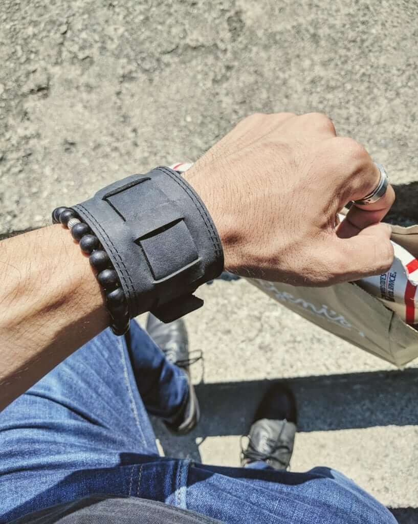 Leather-wristbands.com