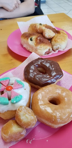 Donut Shop «RC Donuts», reviews and photos, 700 W Spring Creek Pkwy, Plano, TX 75023, USA