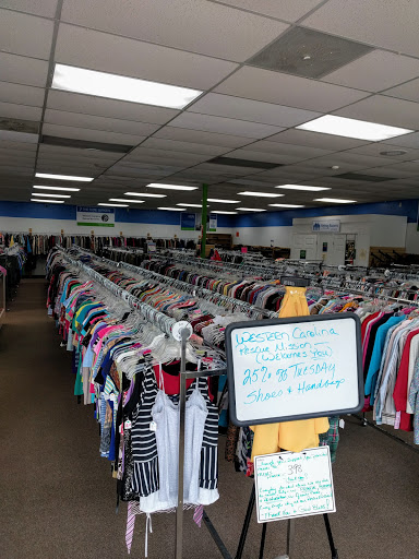 Thrift Store «Rescue Mission Thrift Store», reviews and photos, 1078 Tunnel Rd, Asheville, NC 28805, USA