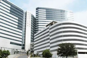 Visión100 - Oftalmólogo Monterrey- DOCTORS HOSPITAL image