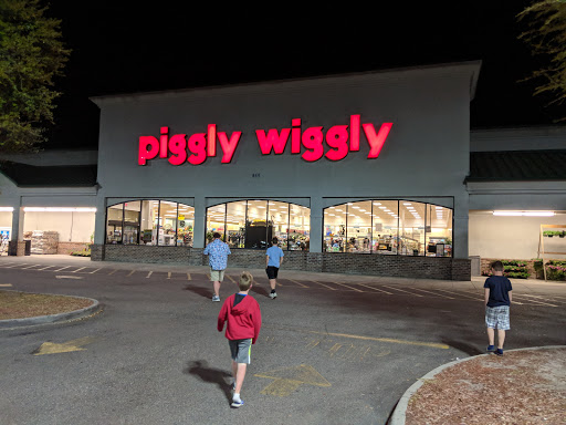 Grocery Store «Piggly Wiggly», reviews and photos, 122 US-17 BUS, Surfside Beach, SC 29575, USA