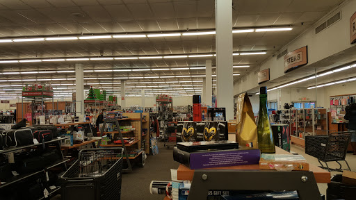 Clothing Store «Burlington Coat Factory», reviews and photos, 9321 Telegraph Rd, Redford Charter Twp, MI 48239, USA