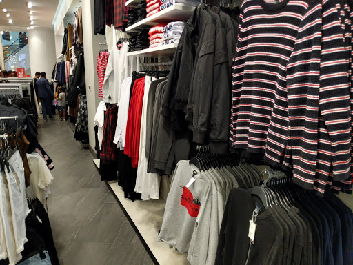 Stores to buy women's blouses Dubai