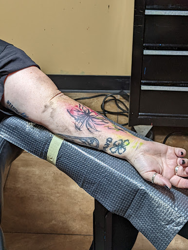 Tattoo and Piercing Shop «Hot Box Tattoos», reviews and photos, 1037 W Brandon Blvd, Brandon, FL 33511, USA