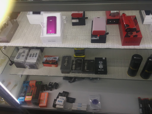 Tobacco Shop «BLUE MOON SMOKE SHOP», reviews and photos, 896 Massachusetts Ave, Cambridge, MA 02139, USA