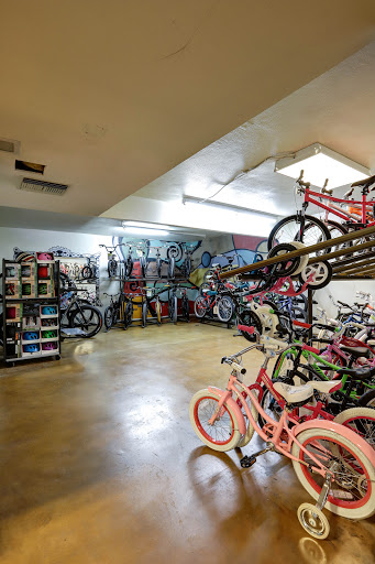 Bicycle Store «Landis Cyclery», reviews and photos, 712 W Indian School Rd, Phoenix, AZ 85013, USA