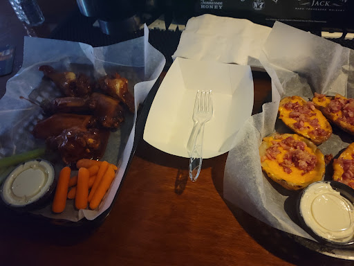 Restaurant «Pineville Tavern», reviews and photos, 314 N Polk St, Pineville, NC 28134, USA