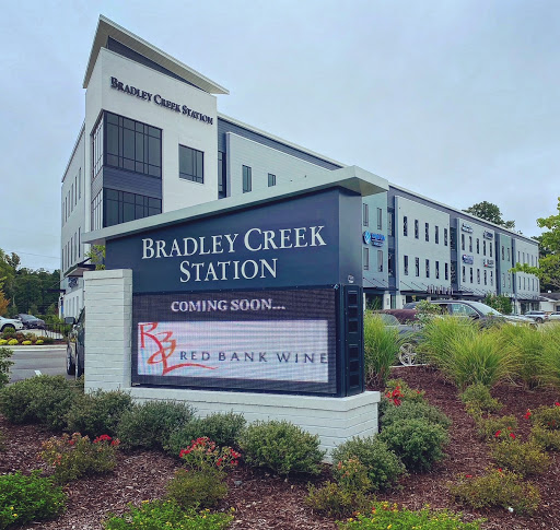 Red Bank Wine, 1001 International Dr, Wilmington, NC 28405, USA, 