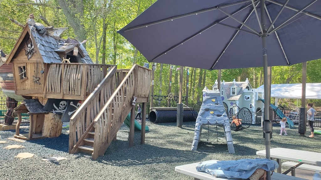 Teenie Hut Jr's 08318