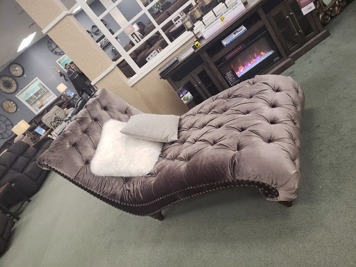 Furniture Store «Raymour & Flanigan Furniture and Mattress Store», reviews and photos, 2780 W Ridge Rd, Rochester, NY 14626, USA