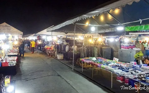Srinagarindra Train Night Market image