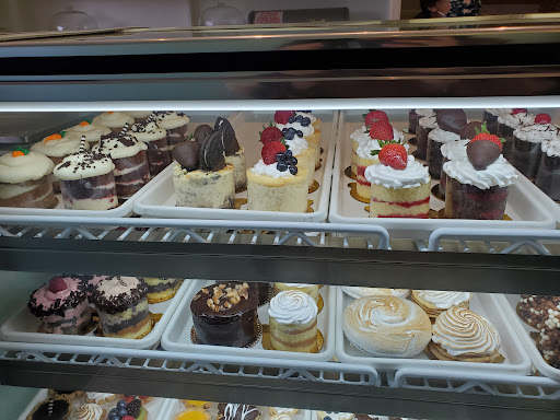 Dulce de Leche Cake Shop, 346 N Windsor Ave, Brightwaters, NY 11718, USA, 