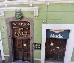 El Callejón de Dalí photo
