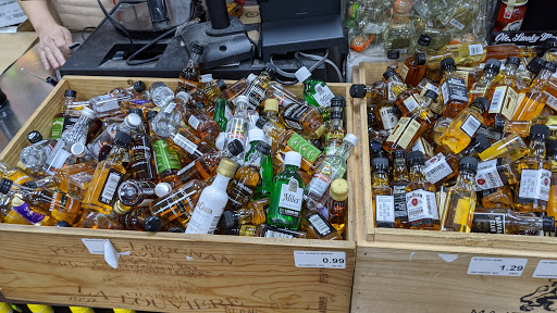 Liquor Store «Roswell Beverage», reviews and photos, 10498 Alpharetta Hwy, Roswell, GA 30076, USA