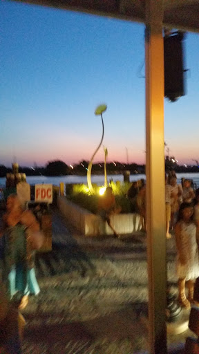 Eclectic Restaurant «Riverboat Landing», reviews and photos, 2 Market St, Wilmington, NC 28401, USA