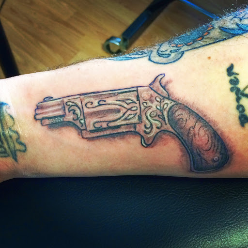 Tattoo Shop «Life Sentence Tattoo & BodyJewelry», reviews and photos, 10614 SE Kent-Kangley Rd, Kent, WA 98030, USA