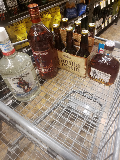 Wine Store «Total Wine & More», reviews and photos, 7925 N Blackstone Ave, Fresno, CA 93720, USA