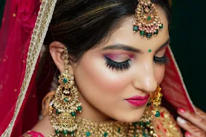 Makeovers by Neha harlani- Best makeup artist | Makeup artist|Bridal Makeup artist| Nail artist| Nail extension image
