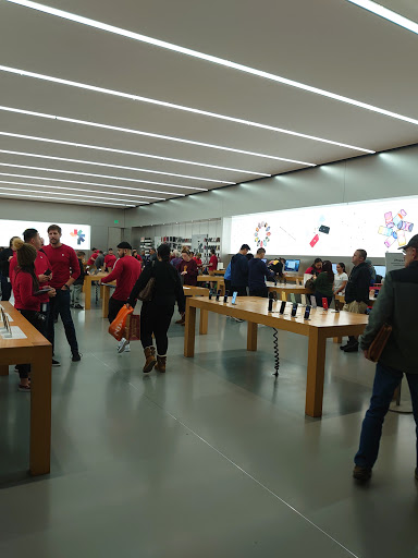 Computer Store «Apple Oakridge», reviews and photos, 925 Blossom Hill Road, San Jose, CA 95123, USA