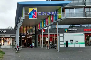 Shopping Center Leyweg image