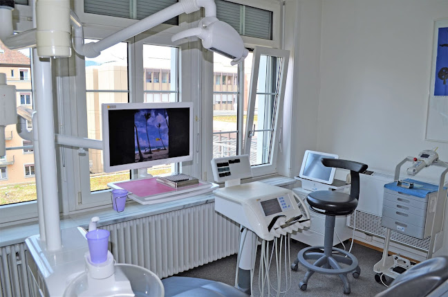 Rezensionen über Dr. med. dent. Raphaela Tschupp in Zürich - Zahnarzt